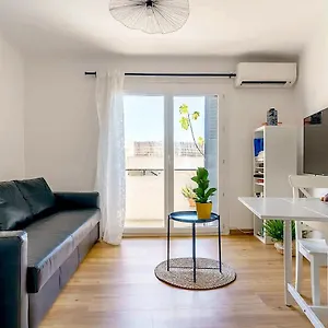 Entièrement Rénové, Ensoleillé, à 3mn De La Gare St Charles, Avec La Vue Sur Notre-dame De La Garde Appartement Marseille